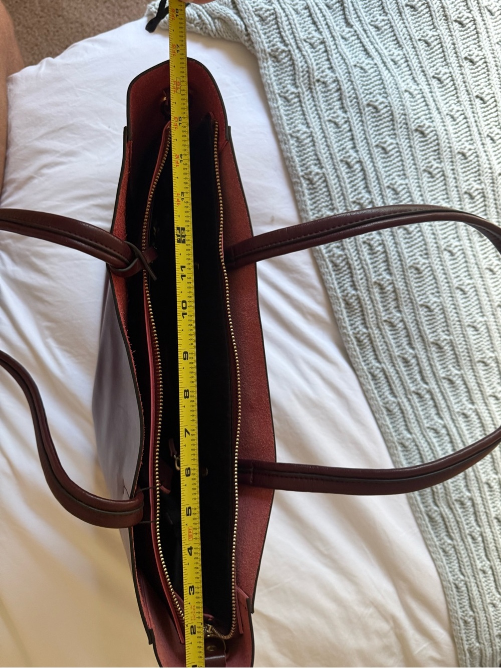 Women’s Leather Tote Bag in Deep Burgundy - Picture 5 of 8